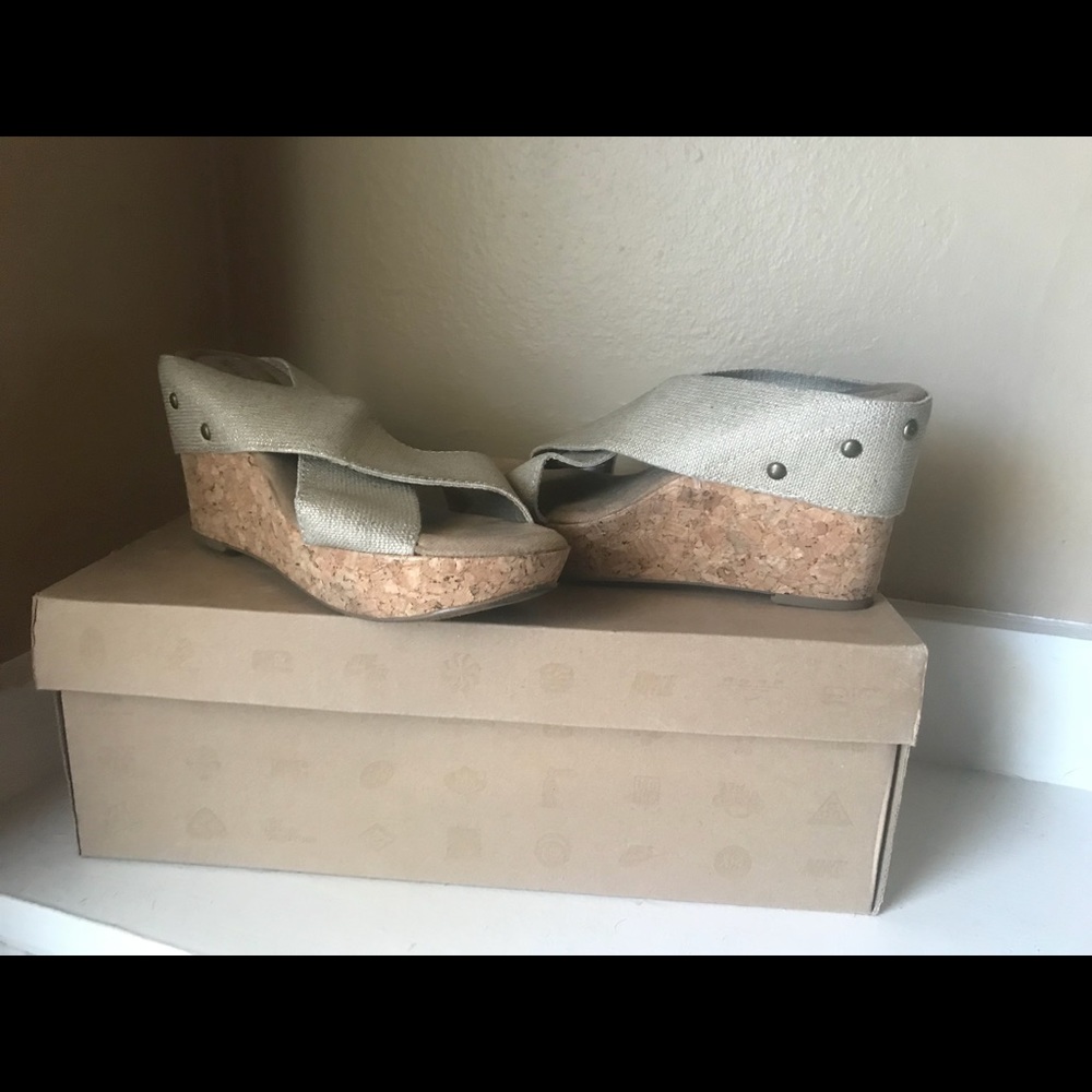 Gold sandals 8.5